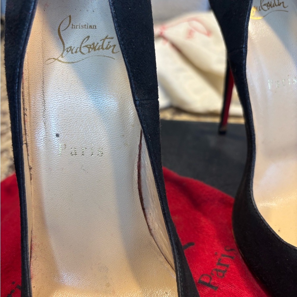 Red bottoms !!! Classic and  chic - Picture 5 of 8